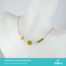 Cargar imagen en el visor de la galería, Collar San benito Perlas de Rio Dorado Acero Inoxidable
