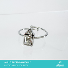 Load image into Gallery viewer, Anillo con Zirconia Rectangular Plateado Acero Inoxidable
