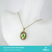 Cargar imagen en el visor de la galería, Collar Imagen San Judas con Zirconias Dorado Acero Inoxidable
