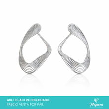 Load image into Gallery viewer, Aretes Ondulado Texturizado Plateado (3cm) Acero Inoxidable
