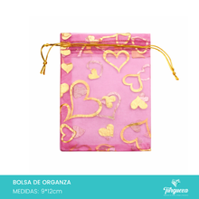 Load image into Gallery viewer, Bolsa de Organza Rosa Fiusha con Corazones Dorados (50pzas 9x12cm)
