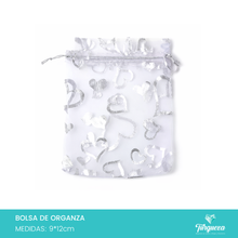 Load image into Gallery viewer, Bolsa de Organza Blanco con Corazones Plateados (50pzas 9x12cm)
