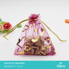 Load image into Gallery viewer, Bolsa de Organza Rosa Fiusha con Corazones Dorados (50pzas 9x12cm)
