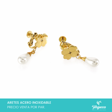 Cargar imagen en el visor de la galería, Arete Trebol Perla de Clip Dorado (2.5cm) Acero Inoxidable

