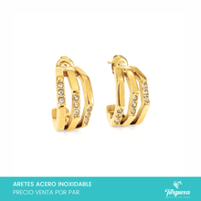 Load image into Gallery viewer, Arete Triple con Zirconias Dorado (2cm) Acero Inoxidable

