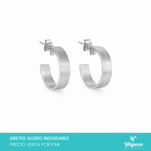 Cargar imagen en el visor de la galería, Arete Plano Plateado 1.5cm Acero Inoxidable
