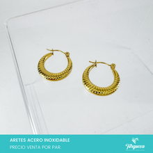 Cargar imagen en el visor de la galería, Arete Arracada Dorado (2cm) Acero Inoxidable
