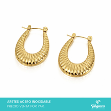 Load image into Gallery viewer, Arete Arracada Dorado (2cm) Acero Inoxidable
