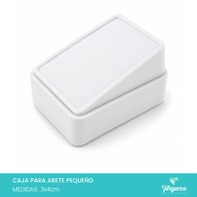 Cargar imagen en el visor de la galería, Caja Blanca de Plástico para Broqueles (3*4cm)
