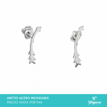 Load image into Gallery viewer, Arete Flechas Plateado Acero Inoxidable
