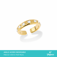 Load image into Gallery viewer, Anillo con Corazon y zirconias Dorado Acero Inoxidable
