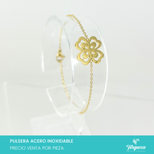 Load image into Gallery viewer, Pulsera Trebol 4 hojas Dorada Acero Inoxidable
