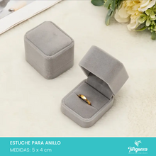 Load image into Gallery viewer, Estuche Gris Afelpado para Anillo (5x4cm)
