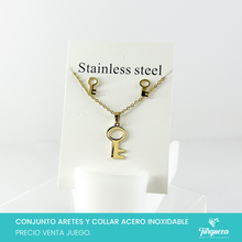 Cargar imagen en el visor de la galería, Conjunto Llavecita Dorado Acero Inoxidable
