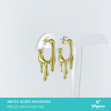 Load image into Gallery viewer, Aretes Efecto Derretido 3.5cm Dorado Acero Inoxidable
