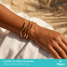 Load image into Gallery viewer, Brazalete Fin de Semana Ondulado Dorado Acero Inoxidable

