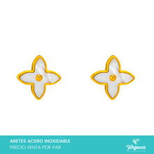 Cargar imagen en el visor de la galería, Arete Flor Perla 1.5cm Acero Inoxidable
