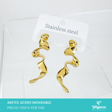 Cargar imagen en el visor de la galería, Arete Curly Dorado (4cm) Acero Inoxidable
