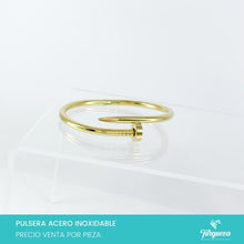 Cargar imagen en el visor de la galería, Brazalete Dupe Clavo Dorado Acero Inoxidable
