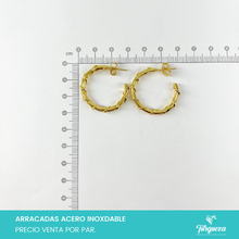 Cargar imagen en el visor de la galería, Aretes Arracadas Lisa con Hilo Torcido Doradas 3cm Acero Inoxidable
