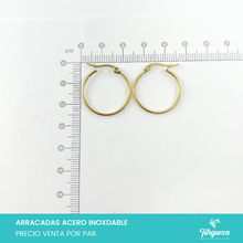 Cargar imagen en el visor de la galería, Arracadas Clásicas 2.5cm Dorada Acero Inoxidable
