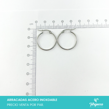 Cargar imagen en el visor de la galería, Arracadas Clásicas 2.5cm Plateada Acero Inoxidable
